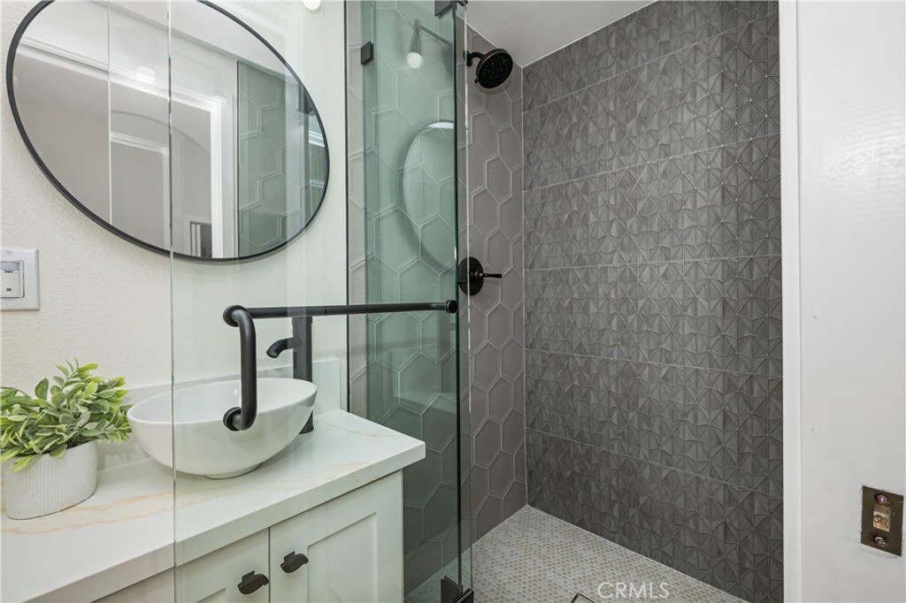 1180 Oakmont Road 51i