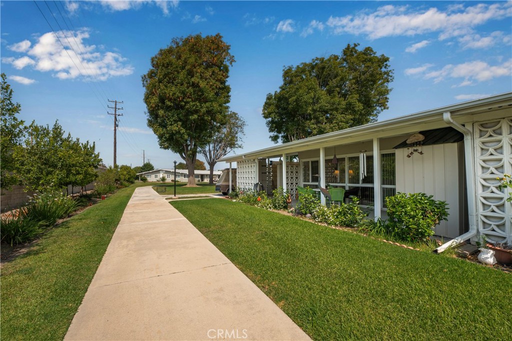 1842 Thunderbird Drive 1F