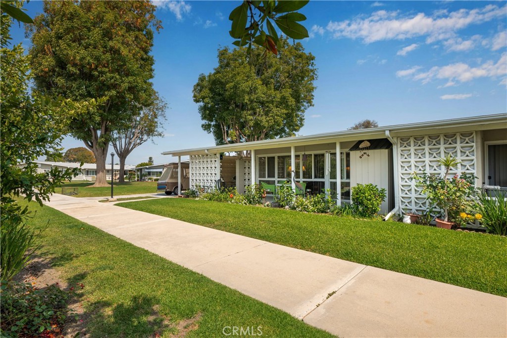 1842 Thunderbird Drive 1F