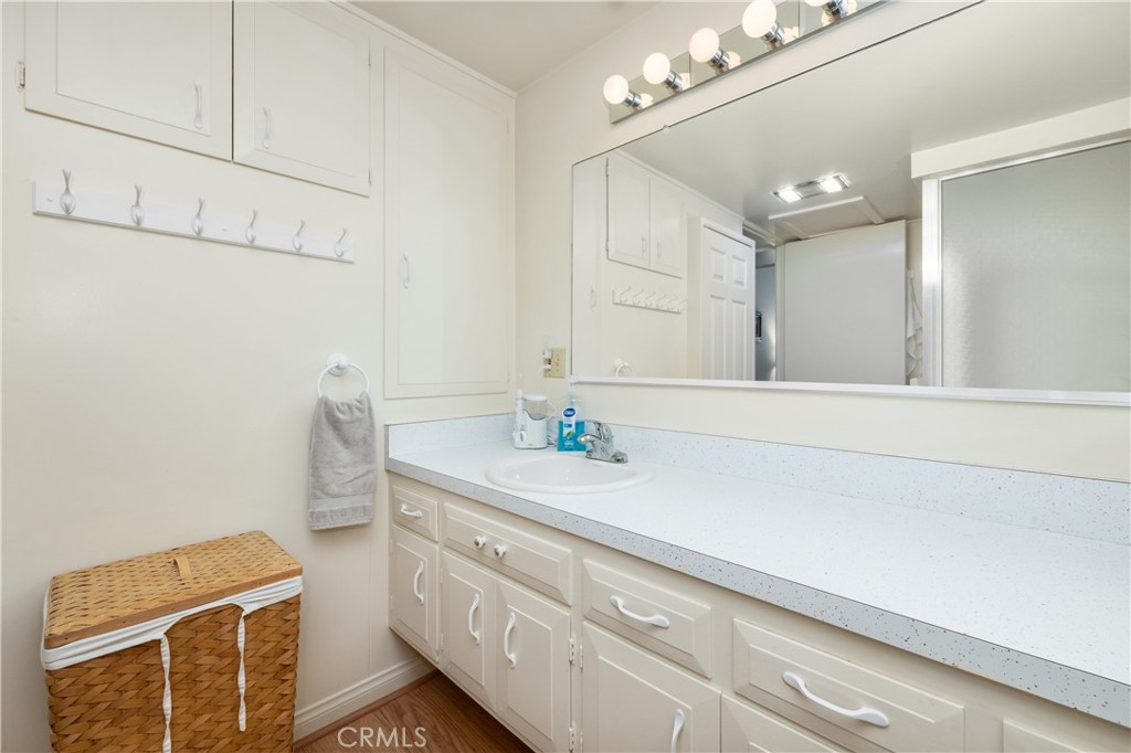 1842 Thunderbird Drive 1F