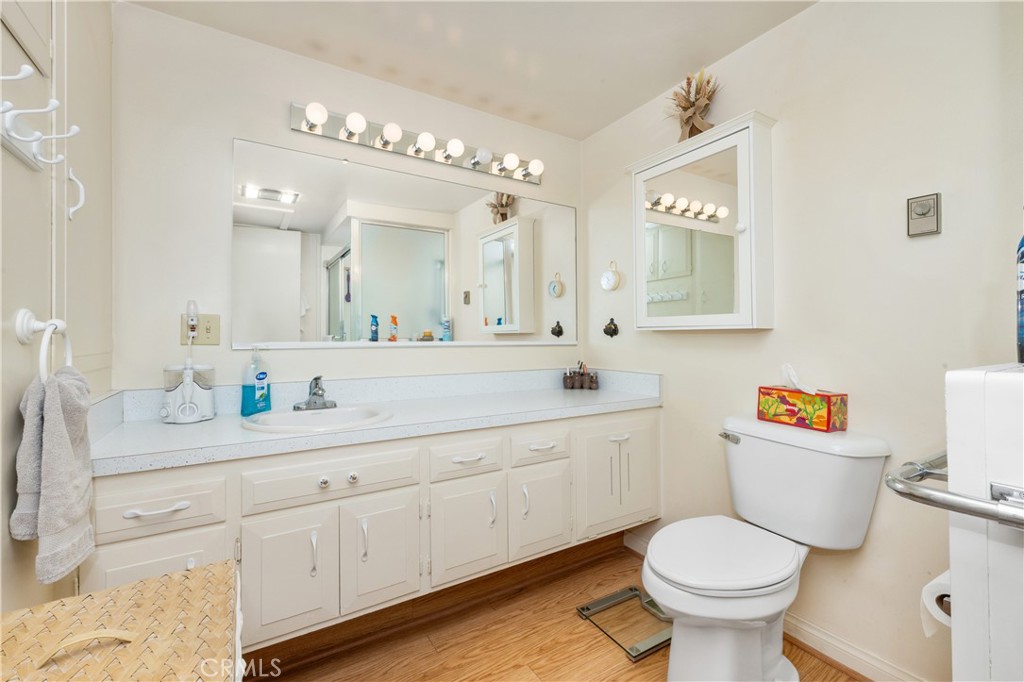 1842 Thunderbird Drive 1F