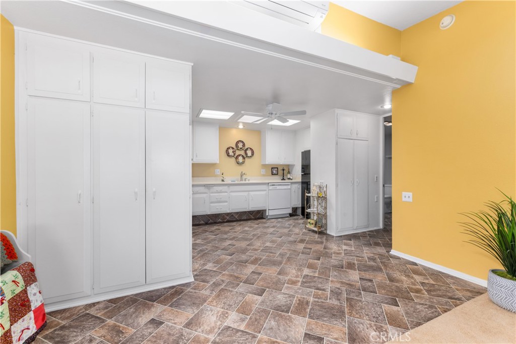 13061 Del Monte Drive 277J