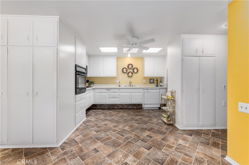 13061 Del Monte Drive 277J