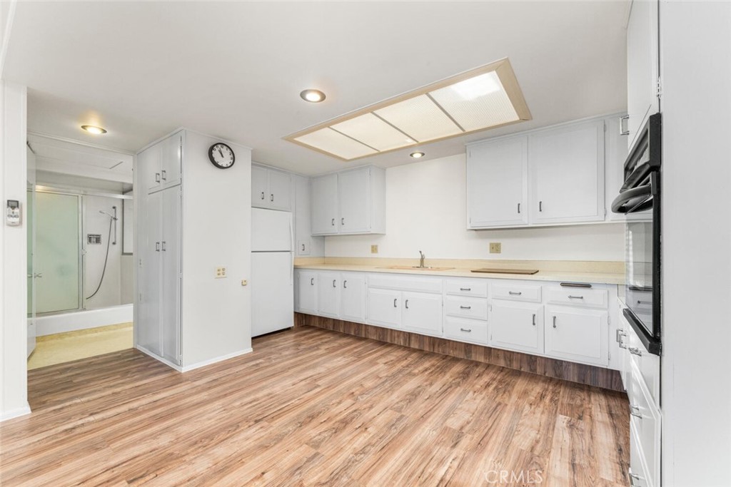 13811 Thunderbird Drive 58E