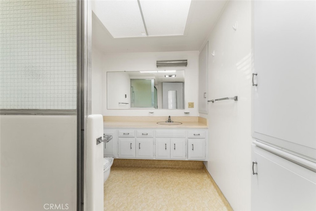 13811 Thunderbird Drive 58E