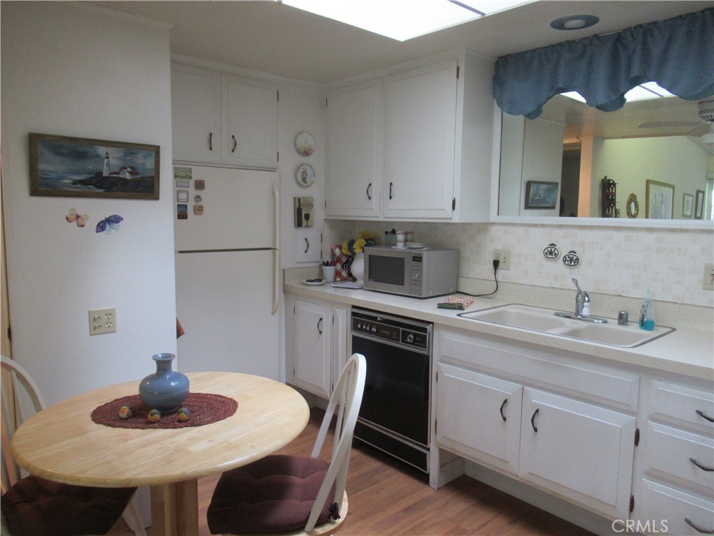 1400 Weeburn rd m4-82c