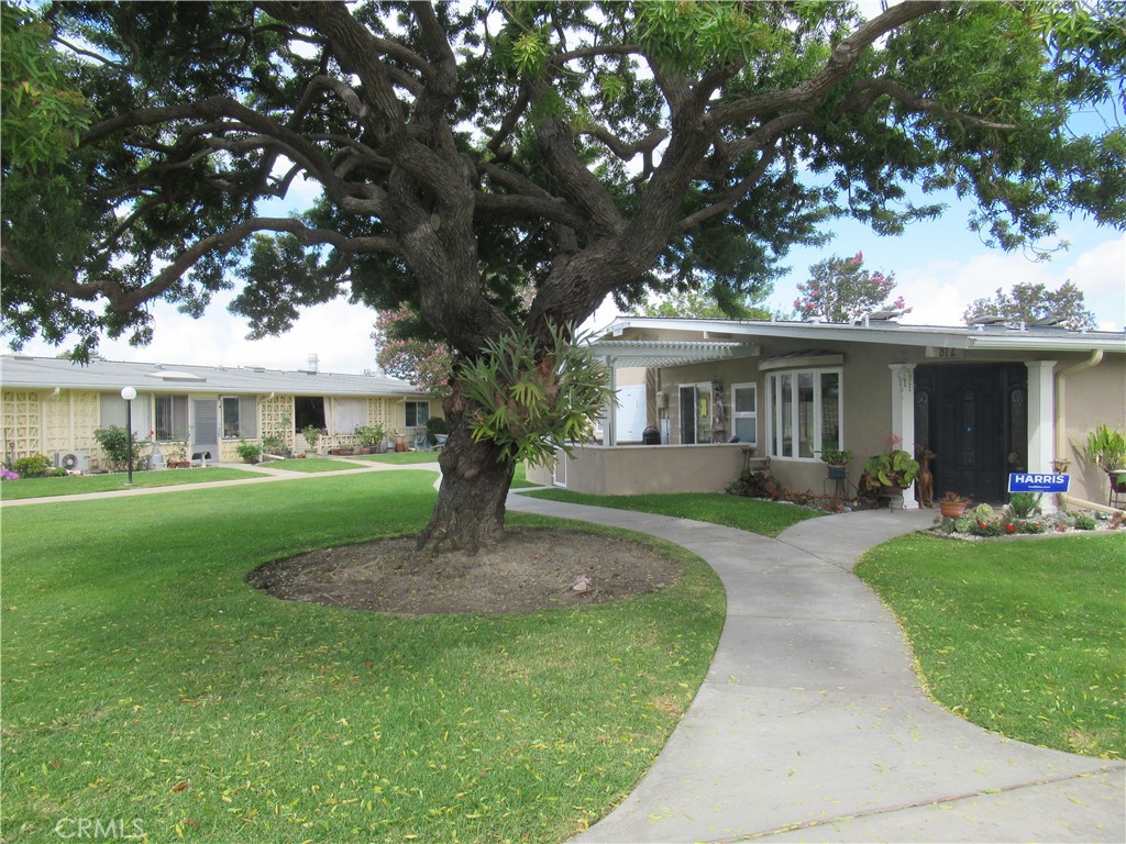 1400 Weeburn rd m4-82c