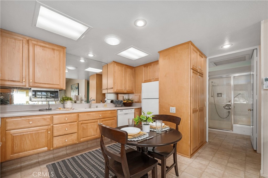 13271 Del Monte Drive 33L