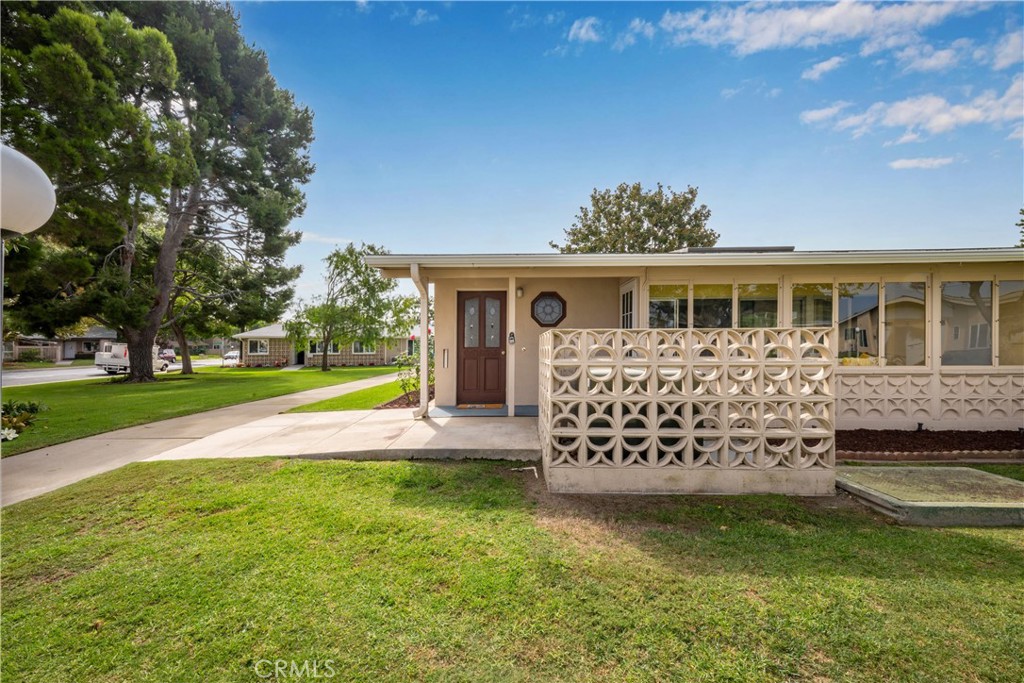 13271 Del Monte Drive 33L