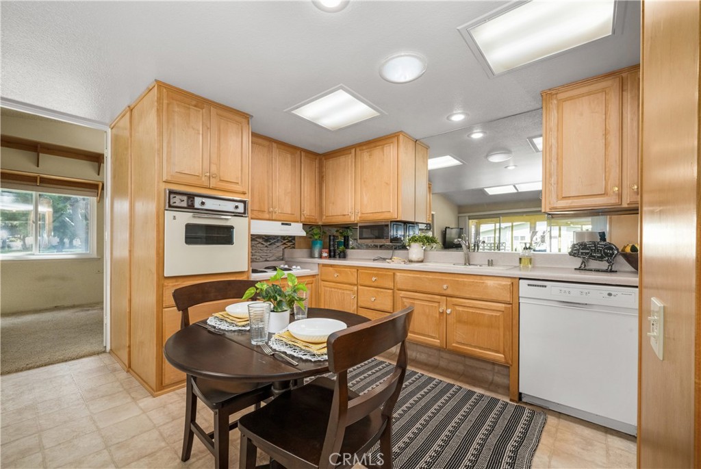 13271 Del Monte Drive 33L