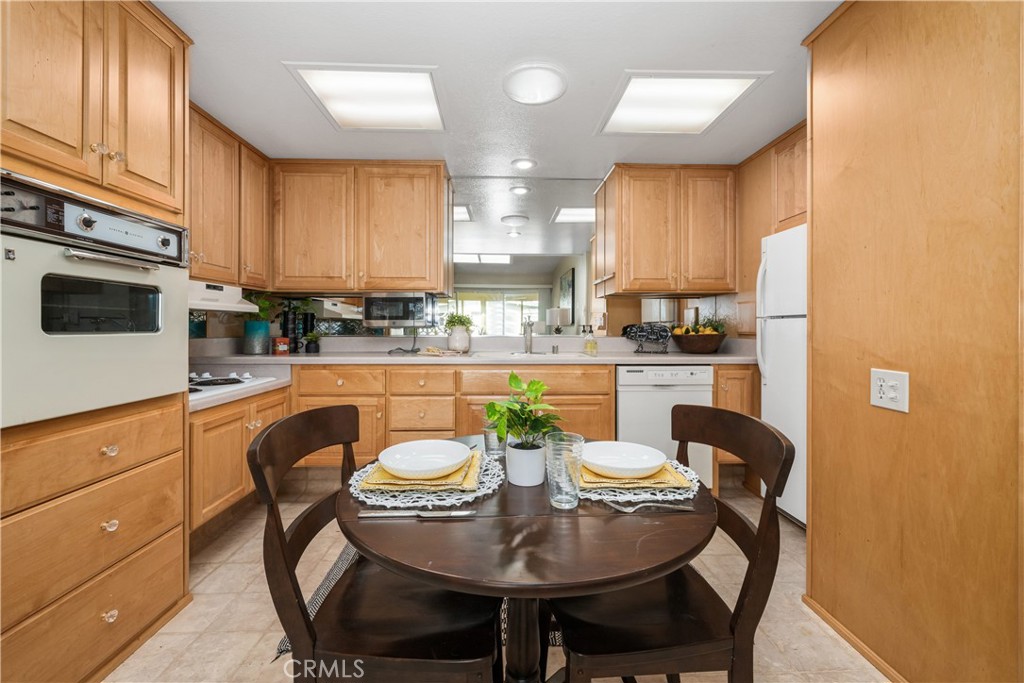 13271 Del Monte Drive 33L