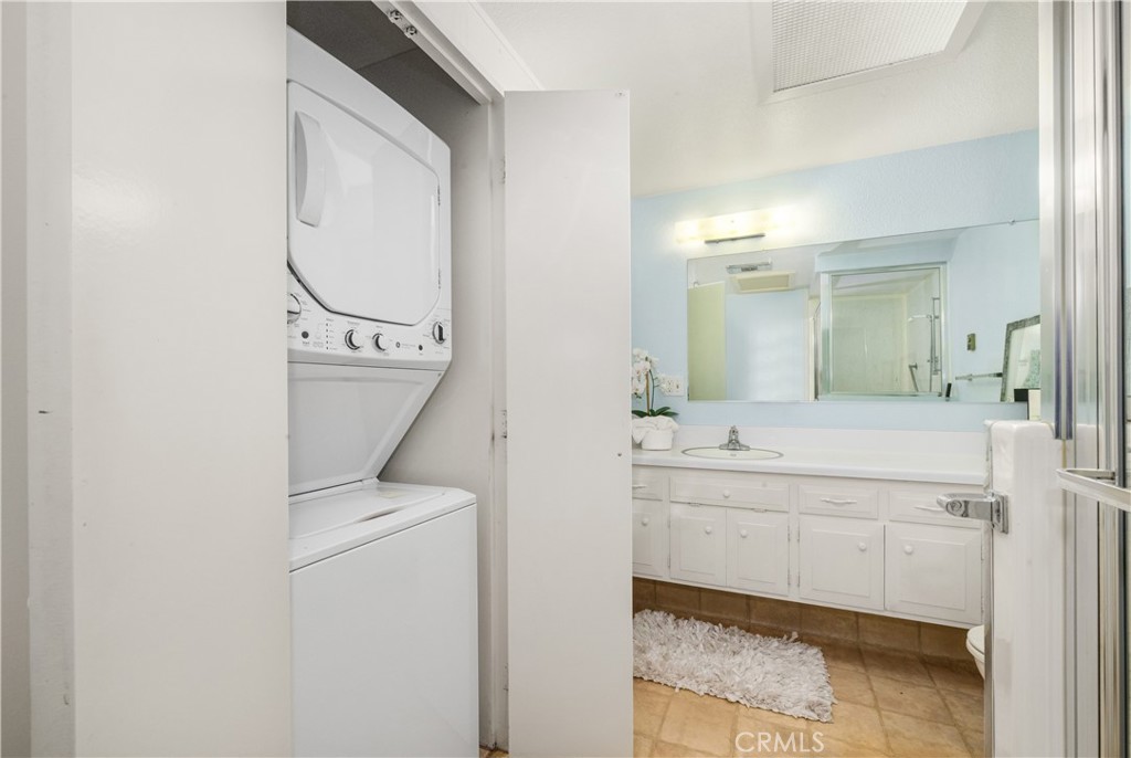 13271 Del Monte Drive 33L