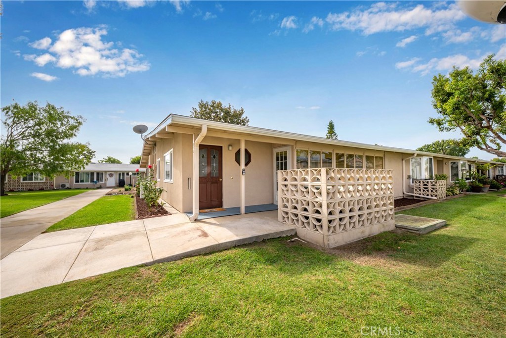 13271 Del Monte Drive 33L