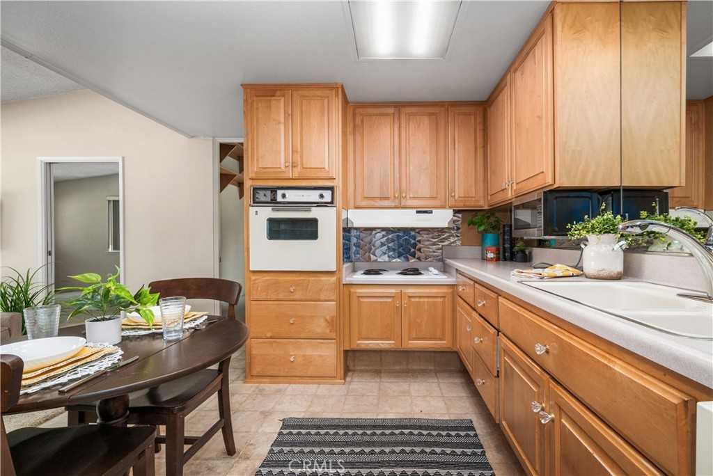 13271 Del Monte Drive 33L