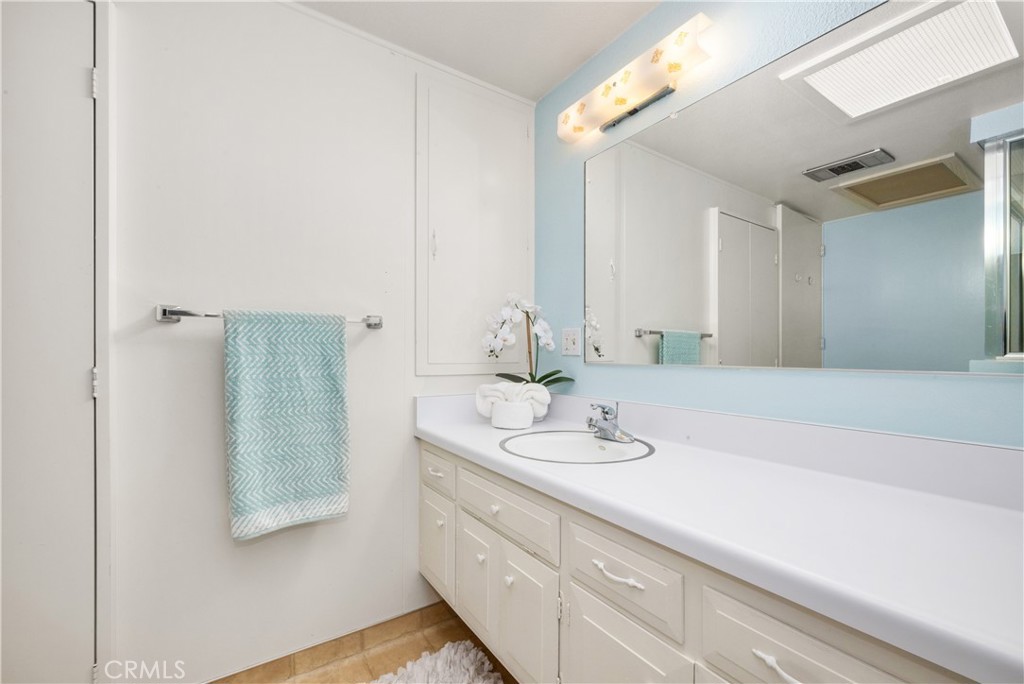 13271 Del Monte Drive 33L