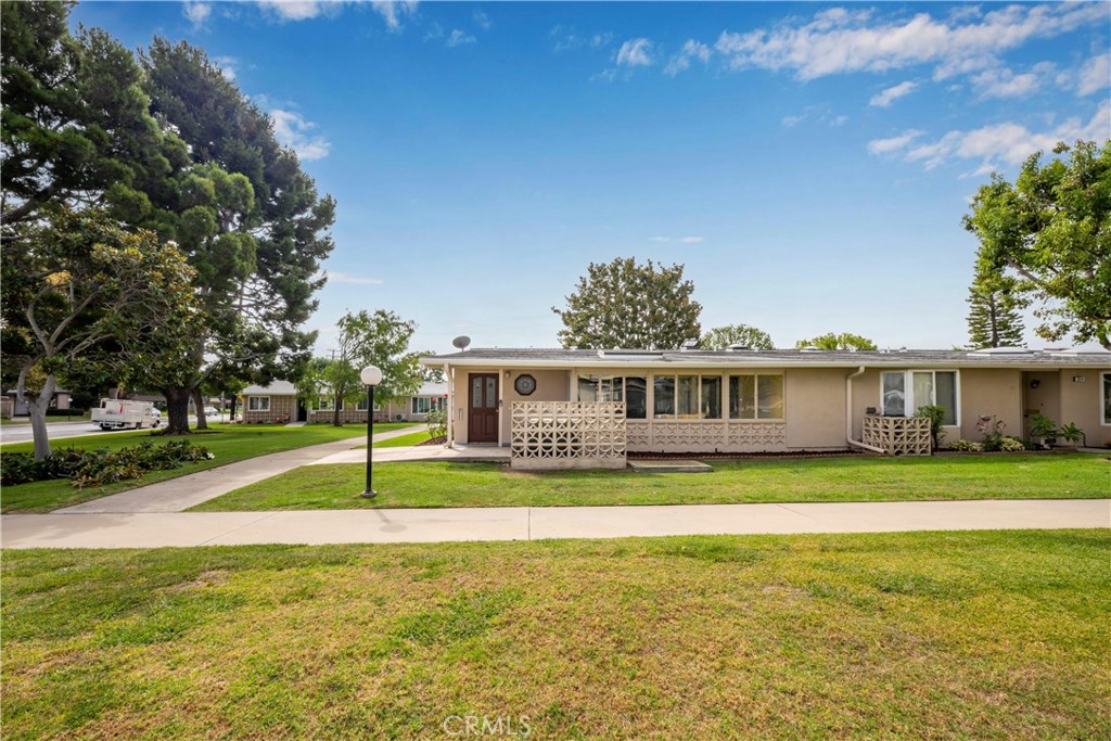 13271 Del Monte Drive 33L