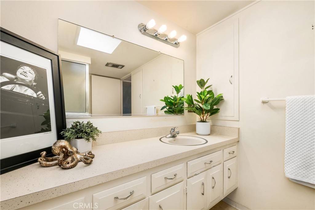 13600 Cedarcrest 111A