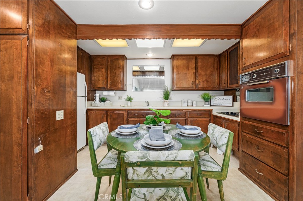 13600 Cedarcrest 111A