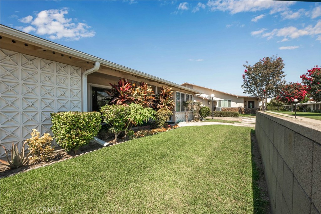 13600 Cedarcrest 111A