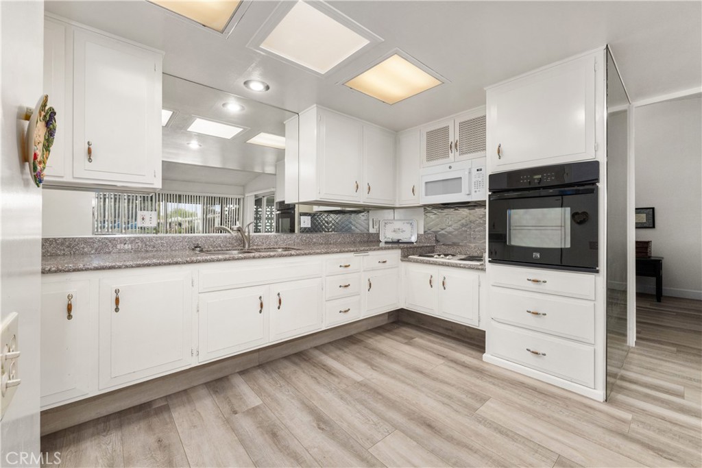 1562 Golden Rain Road 44i