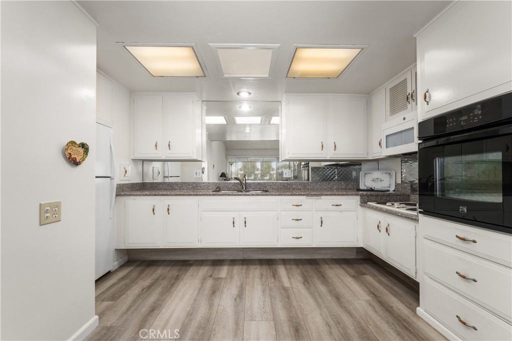 1562 Golden Rain Road 44i