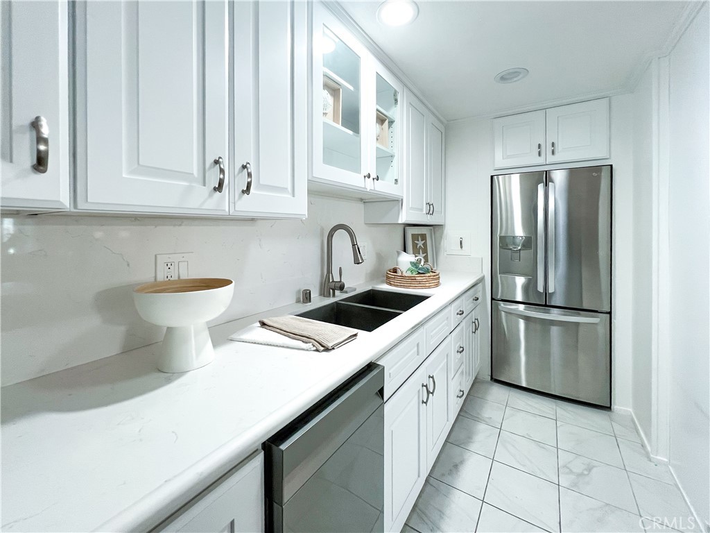 1740 Sunningdale Rd M14-#16H