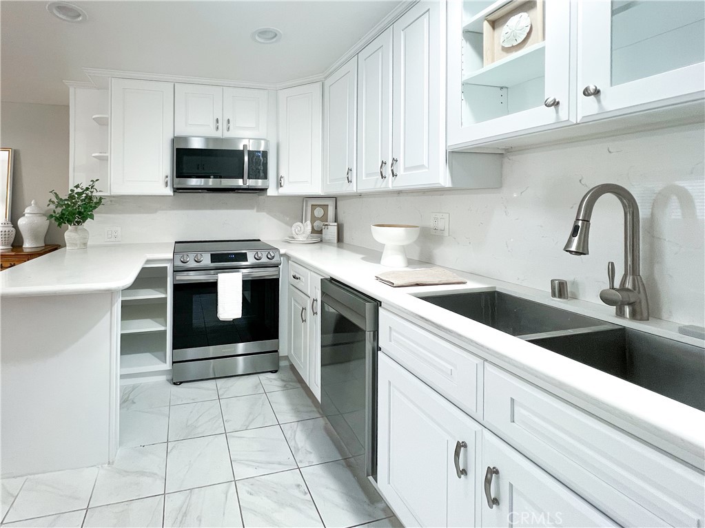 1740 Sunningdale Rd M14-#16H