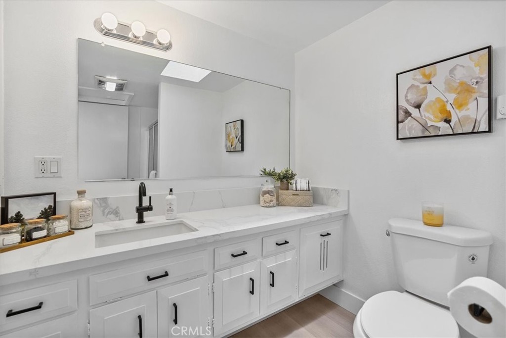 1600 Northwood Rd. M11-275B