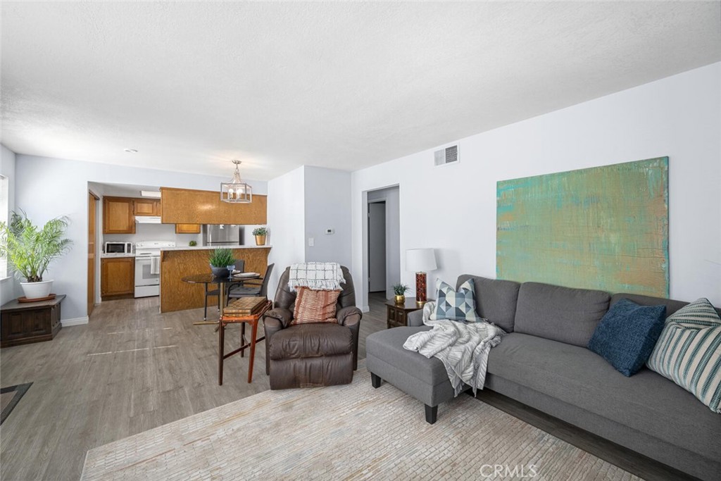 1233 N Avenida De La Suerte 1