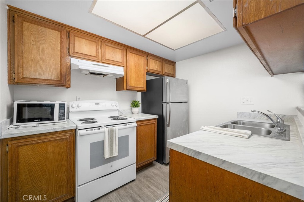 1233 N Avenida De La Suerte 1