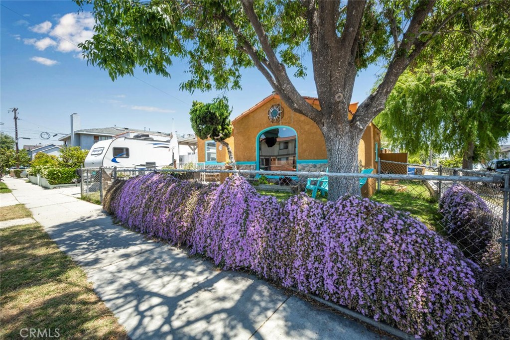 25640 President Avenue