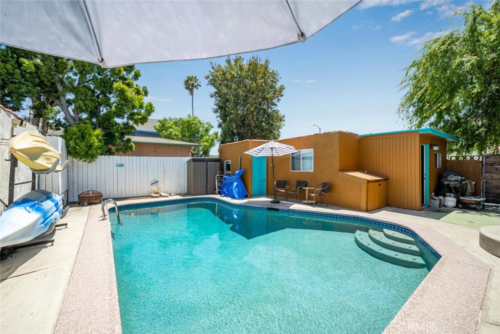 25640 President Avenue