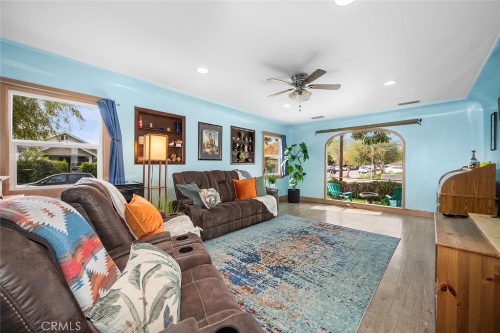 25640 President Avenue