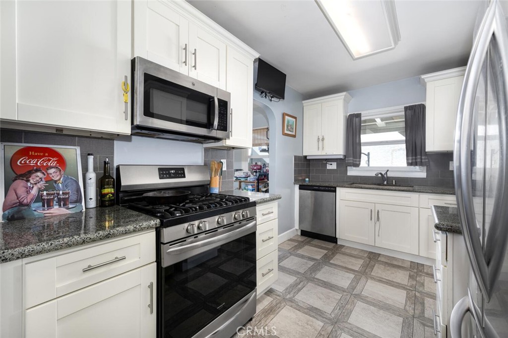 25640 President Avenue