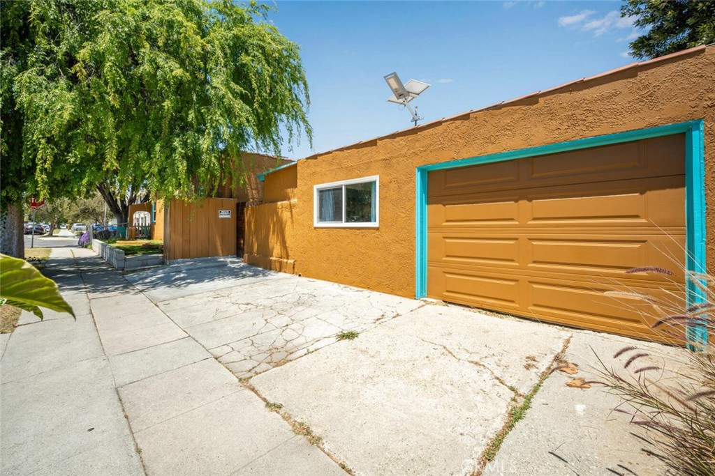 25640 President Avenue