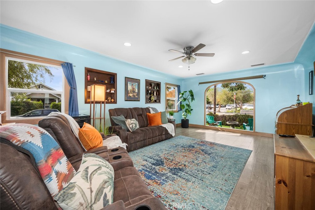 25640 President Avenue