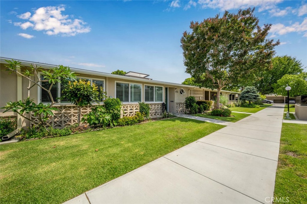 1730 Sunningdale Drive 17C