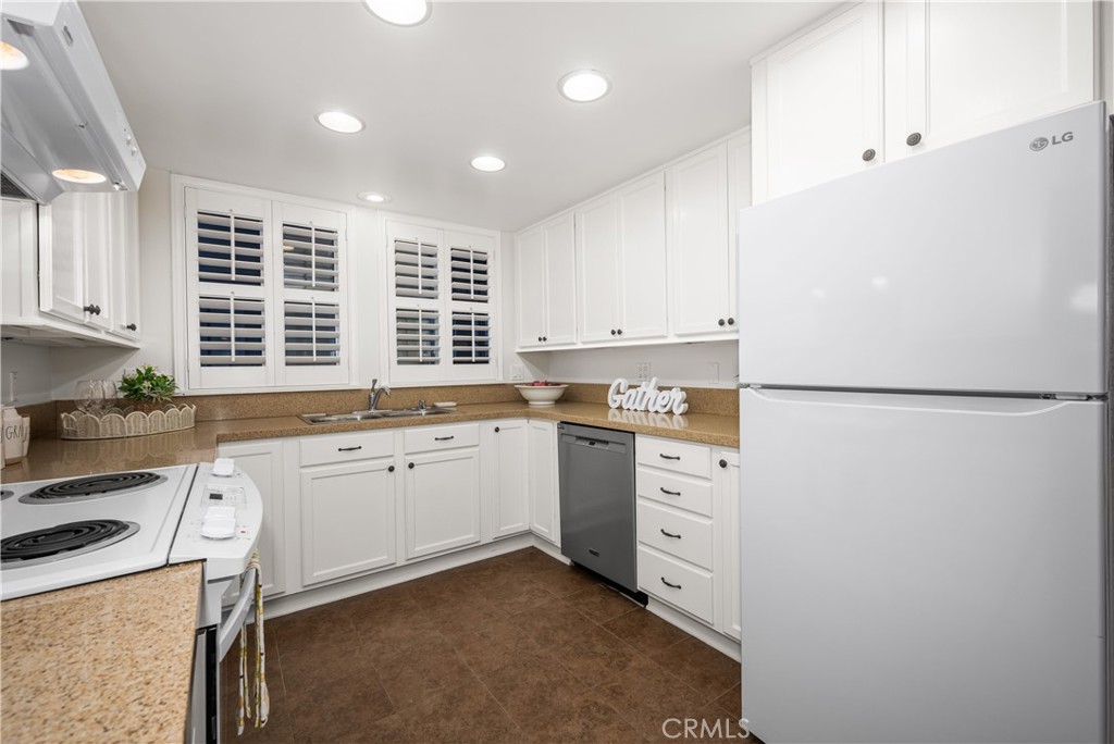 1930 St John Road 29D