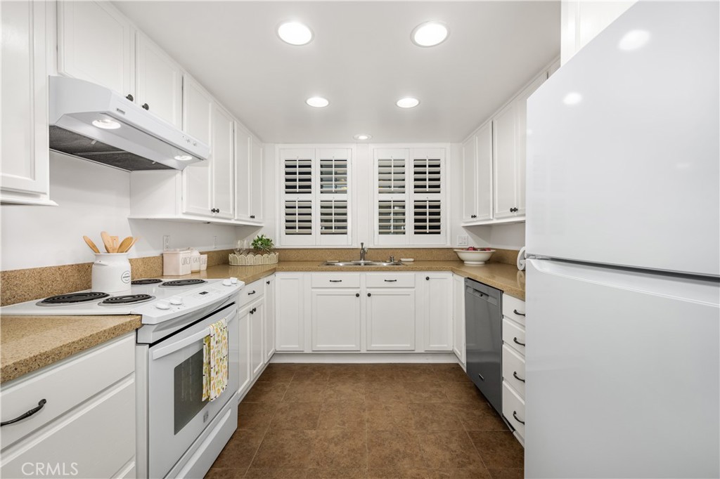 1930 St John Road 29D