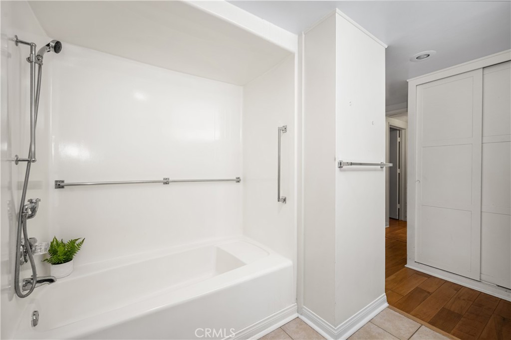 1930 St John Road 29D