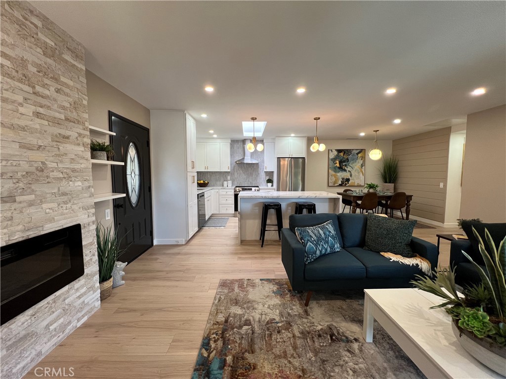 2338 Avenida Sevilla N