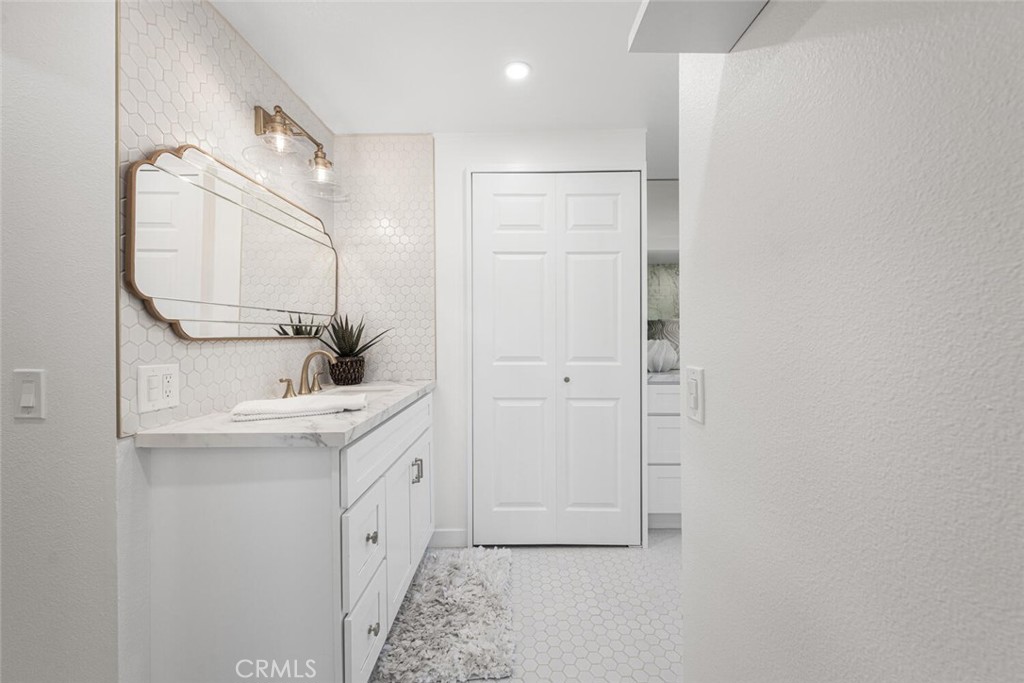 2338 Avenida Sevilla N