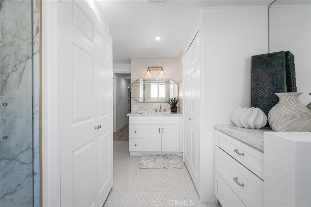 2338 Avenida Sevilla N