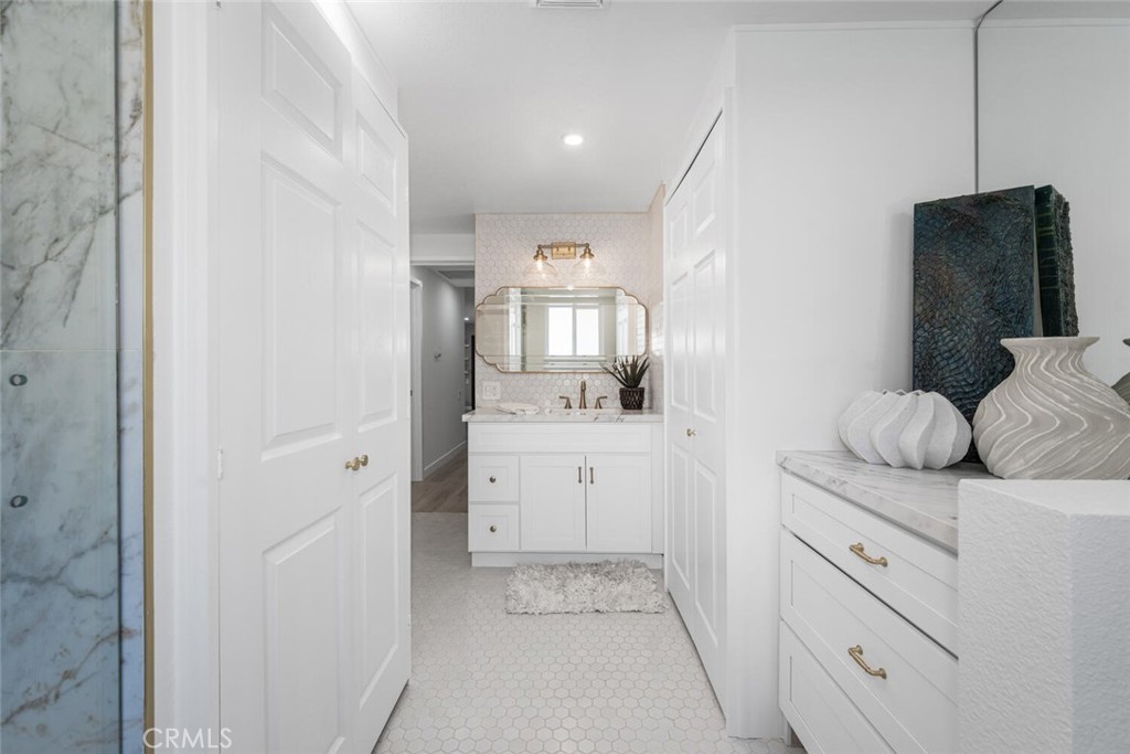 2338 Avenida Sevilla N