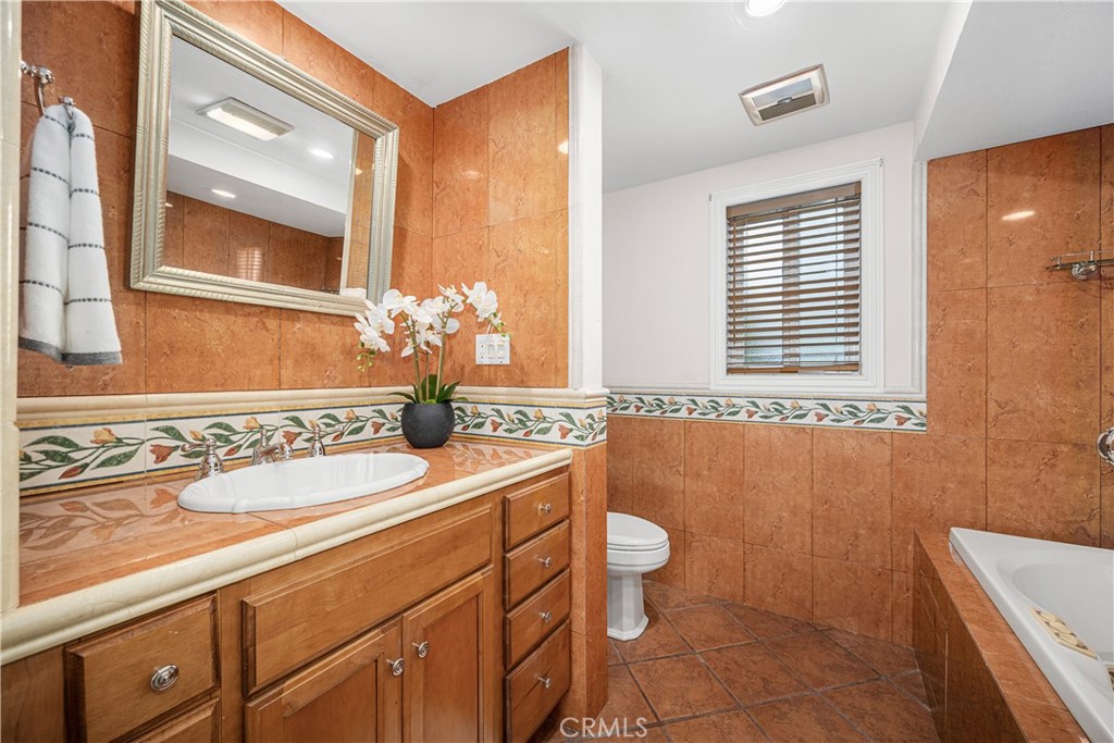 1920 McKinney Way 17A