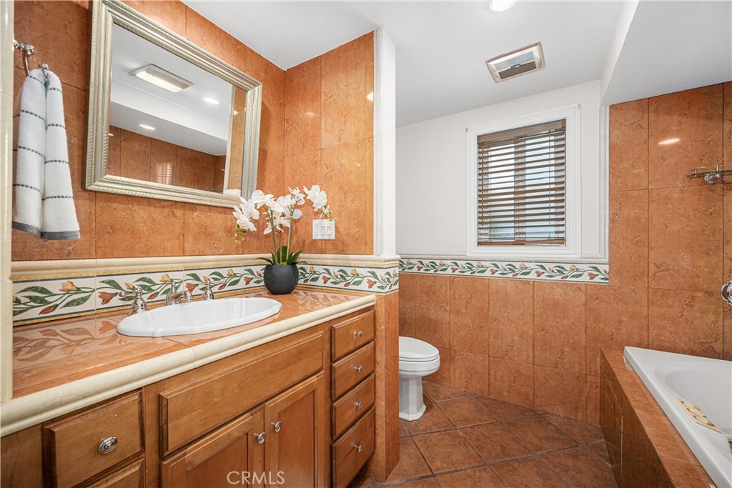 1920 McKinney Way 17A