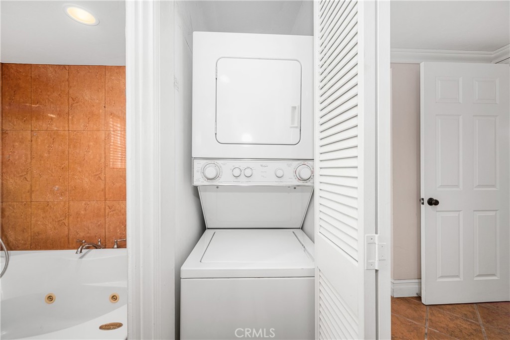 1920 McKinney Way 17A