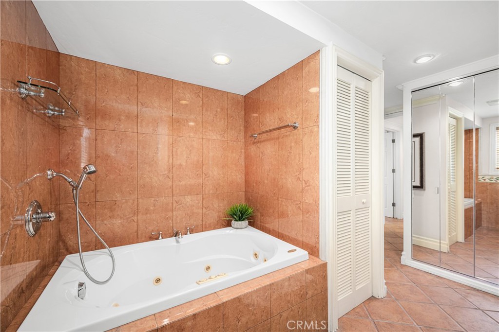 1920 McKinney Way 17A