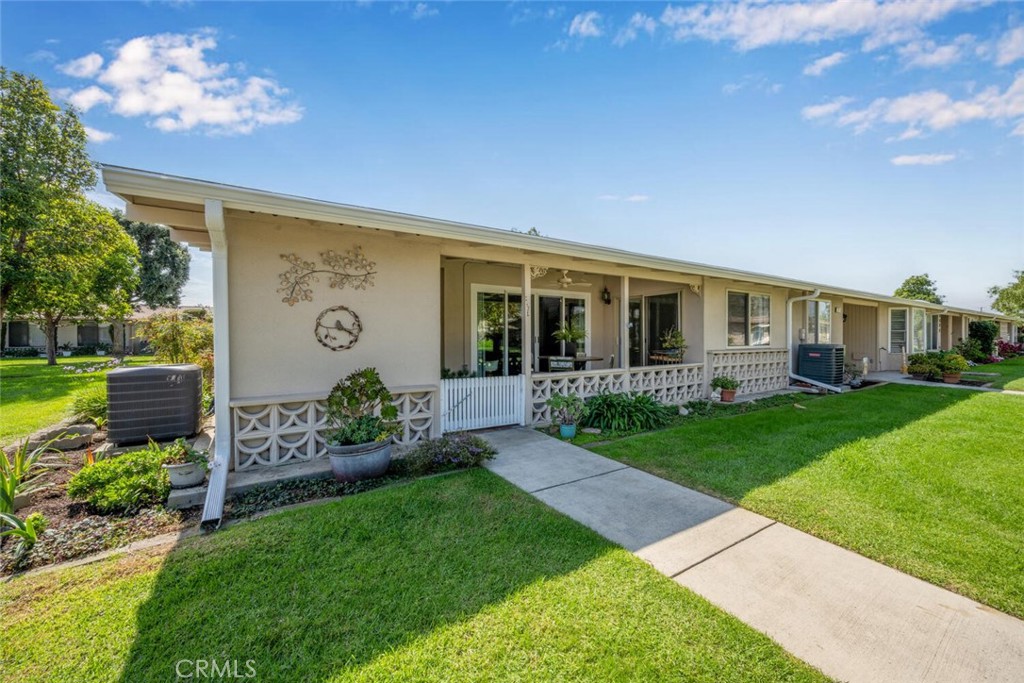 13061 Del Monte Drive 277L