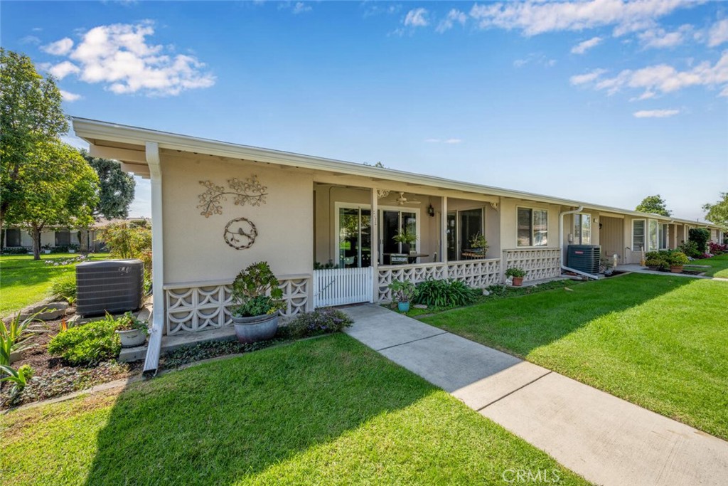 13061 Del Monte Drive 277L
